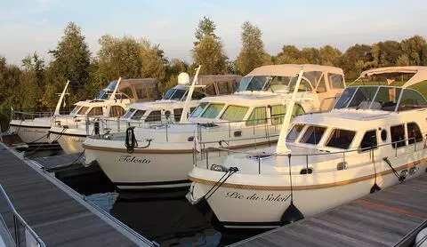 Yacht charter on the Meuse and Belgian/Dutch Canals