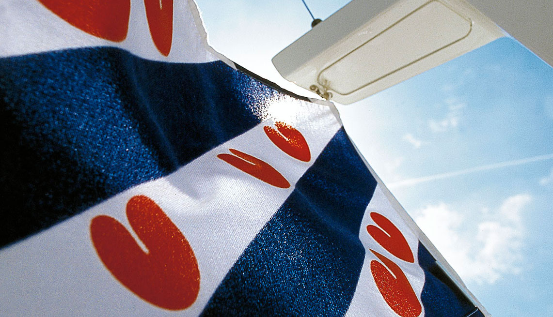 Charter een luxe motorjacht in Friesland