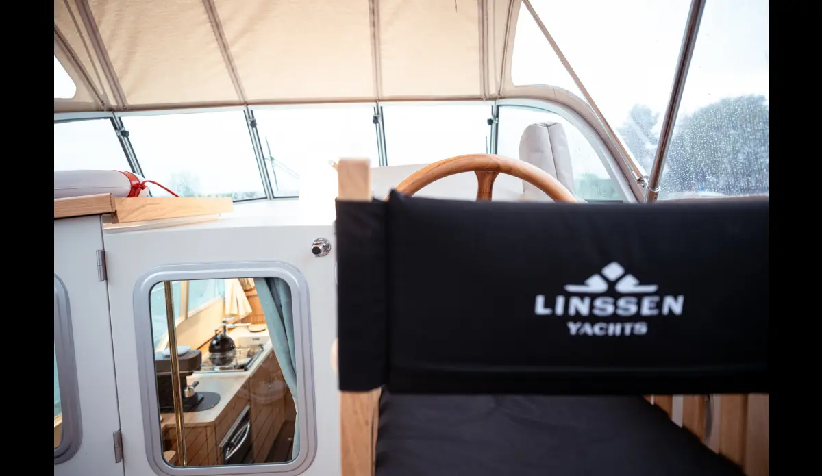 Blau Weiss Yacht Charter in Prague