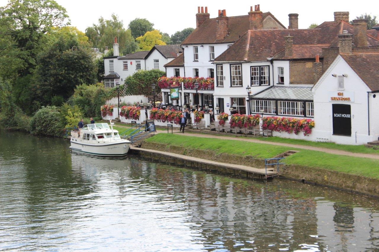 linssen boating holidays river thames 333