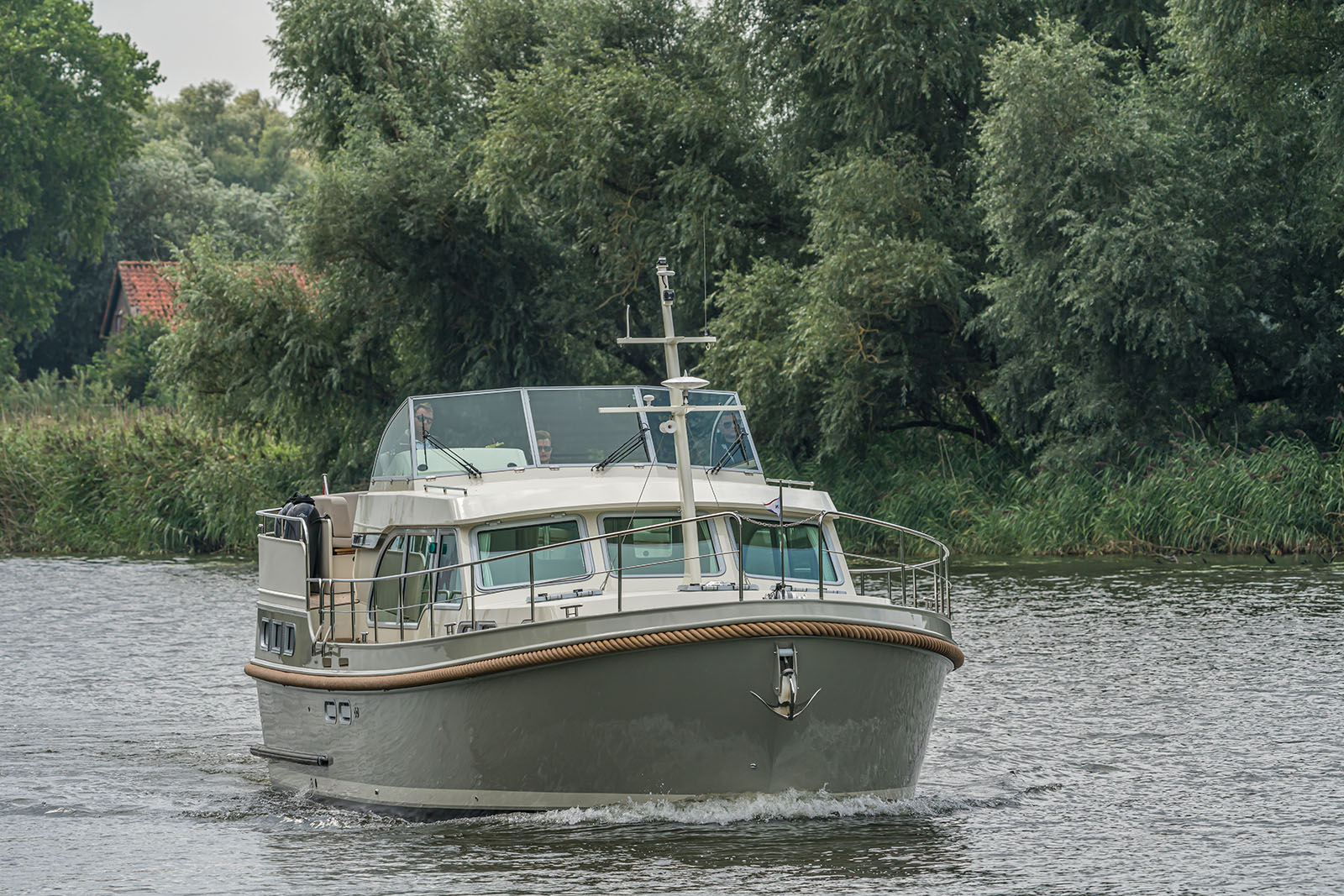 Linssen motoryacht in the Biesbosch