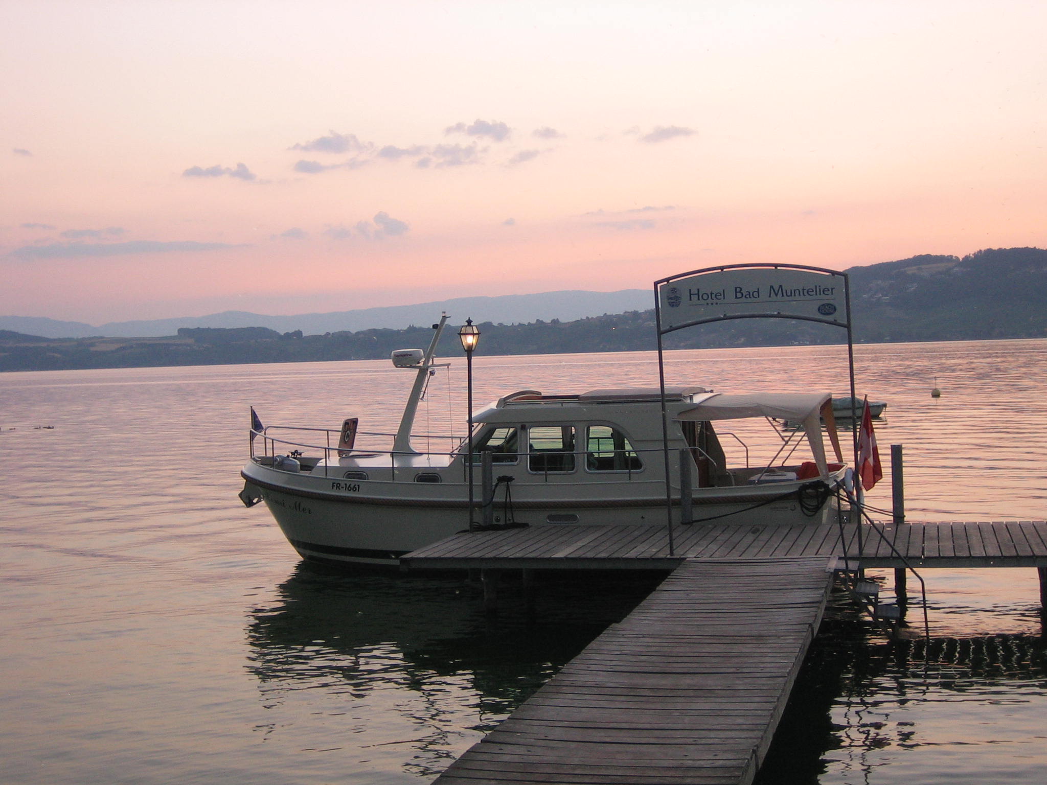 Mit einer Linssen-Yacht auf den Schweizer Seen Mit einer Linssen-Yacht auf den Schweizer Seen